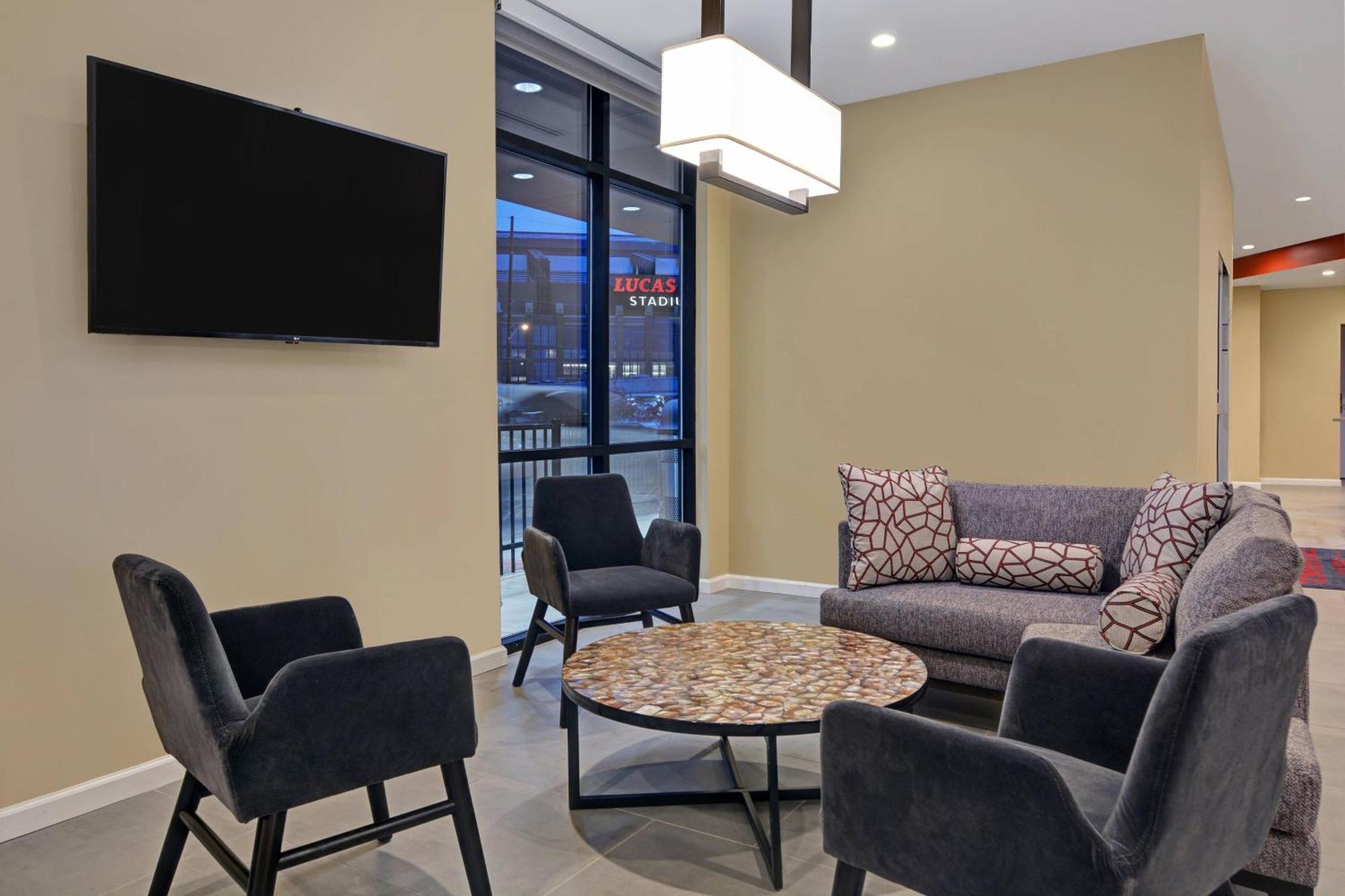 Towneplace Suites By Marriott Indianapolis Downtown Екстер'єр фото